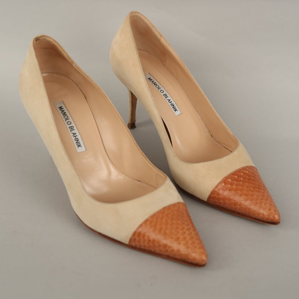 Rare MANOLO BLAHNIK Suede Heels - Picture 5 of 10